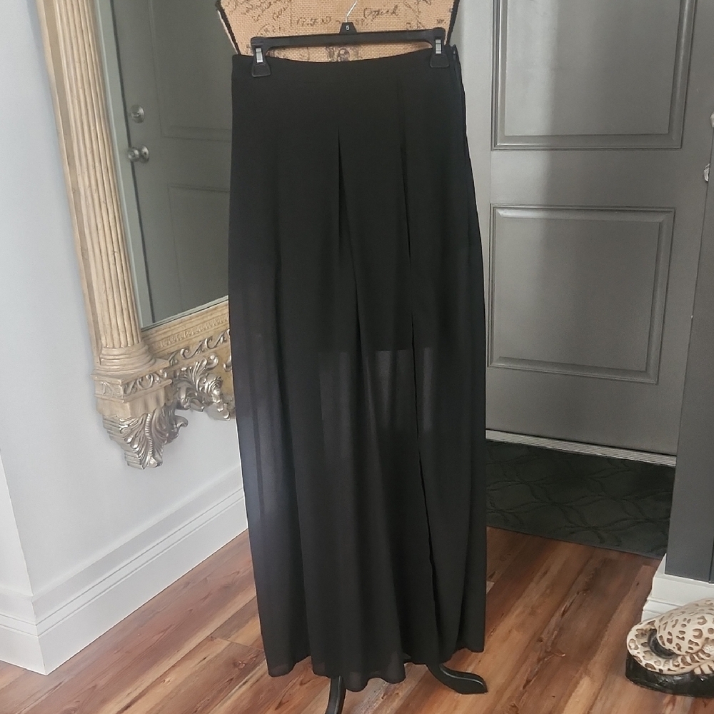 Windsor Shorts With Maxi Skirting
